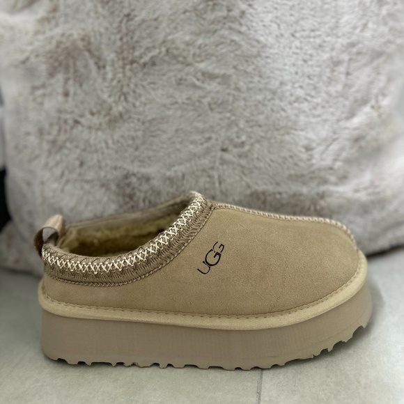 UGG Shoes - UGG Tazz Slippers  NEW Mustard Sz: 6